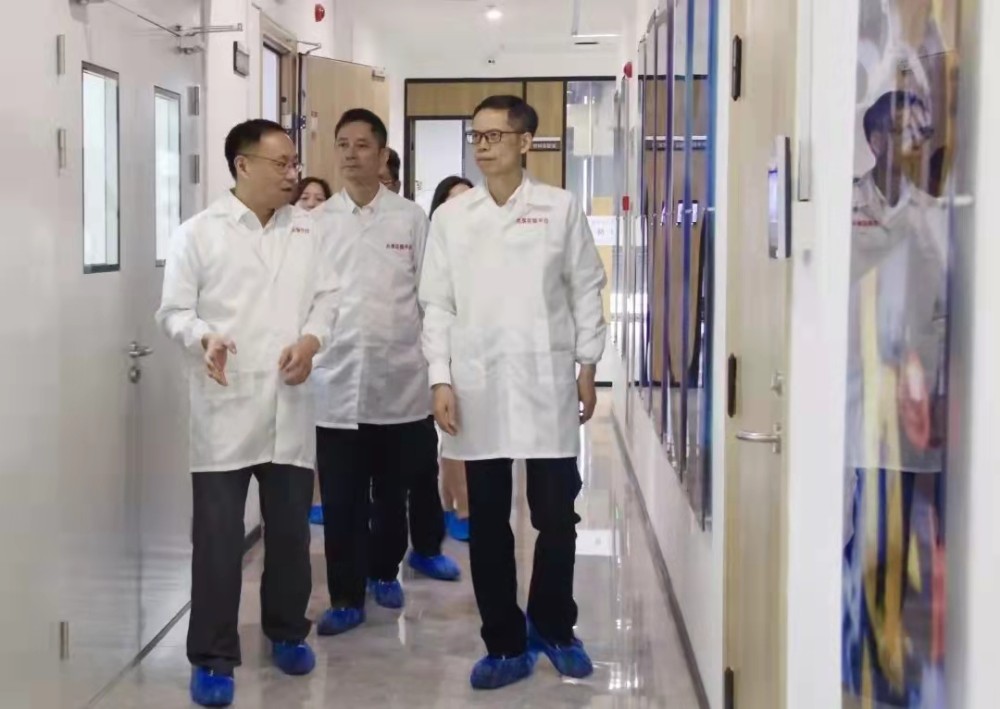 市政协主席李上葵赴南太湖新区开展“三聚三保三落实”助企纾困稳进提质攻坚行动